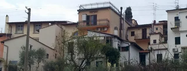 paesaggio urbano centro storico toscana