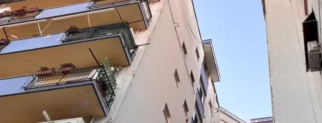 facciata edificio distacco balconi