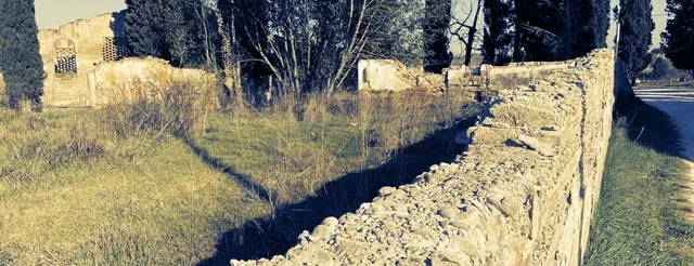 muretto edificio crollato zona agricola