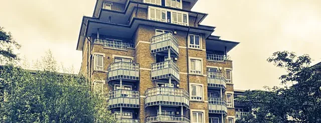 edificio residenziale multipiano facciata in cotto