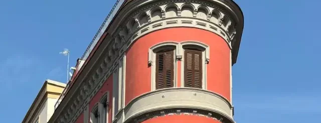 edificio situato angolo